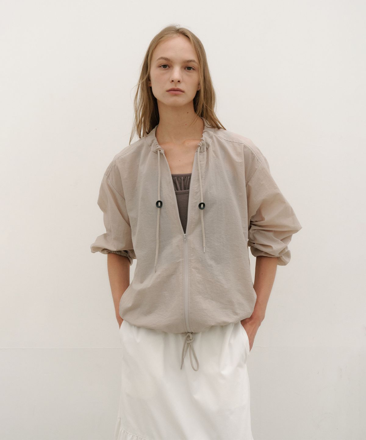 로우타이드(LOW TIDE) SHEER WINDBREAKER [BEIGE]