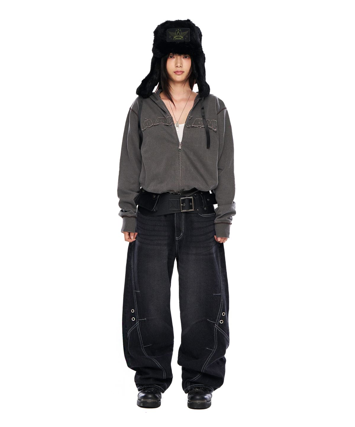 아캄(AAKAM) Incision Eyelet Washed Denim Pants (Black)