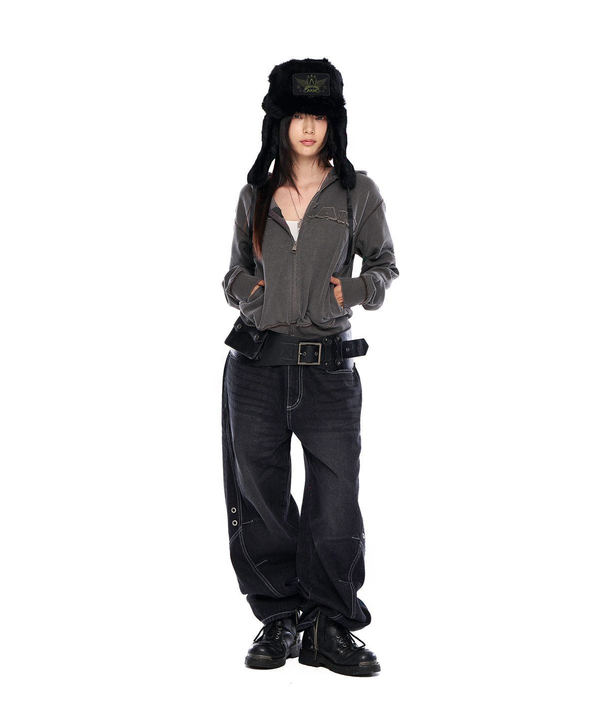 아캄(AAKAM) Incision Eyelet Washed Denim Pants (Black)