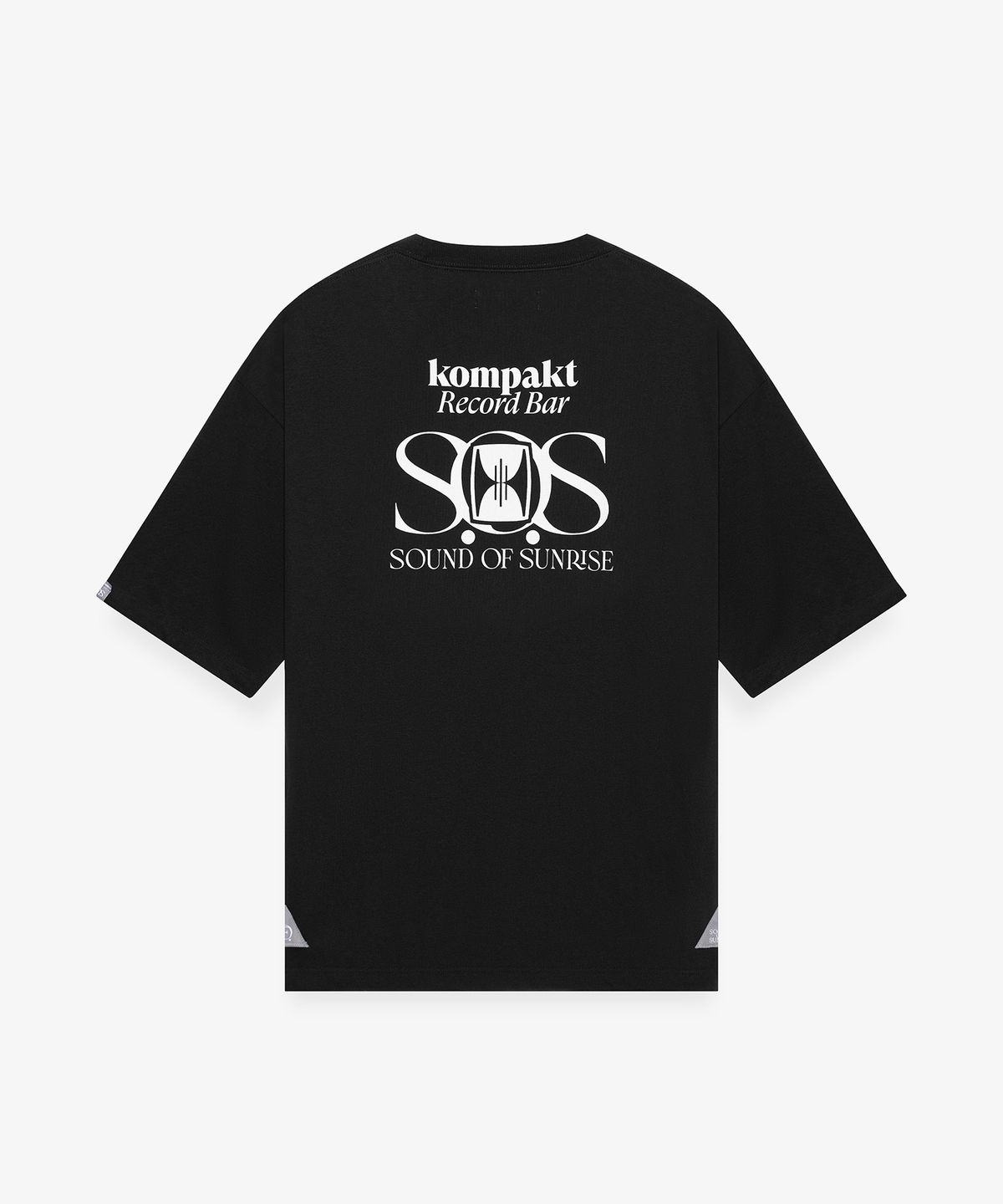 사운드오브선라이즈(SOUND OF SUNRISE) 콤팍트 S.O.S 로고 티 Black