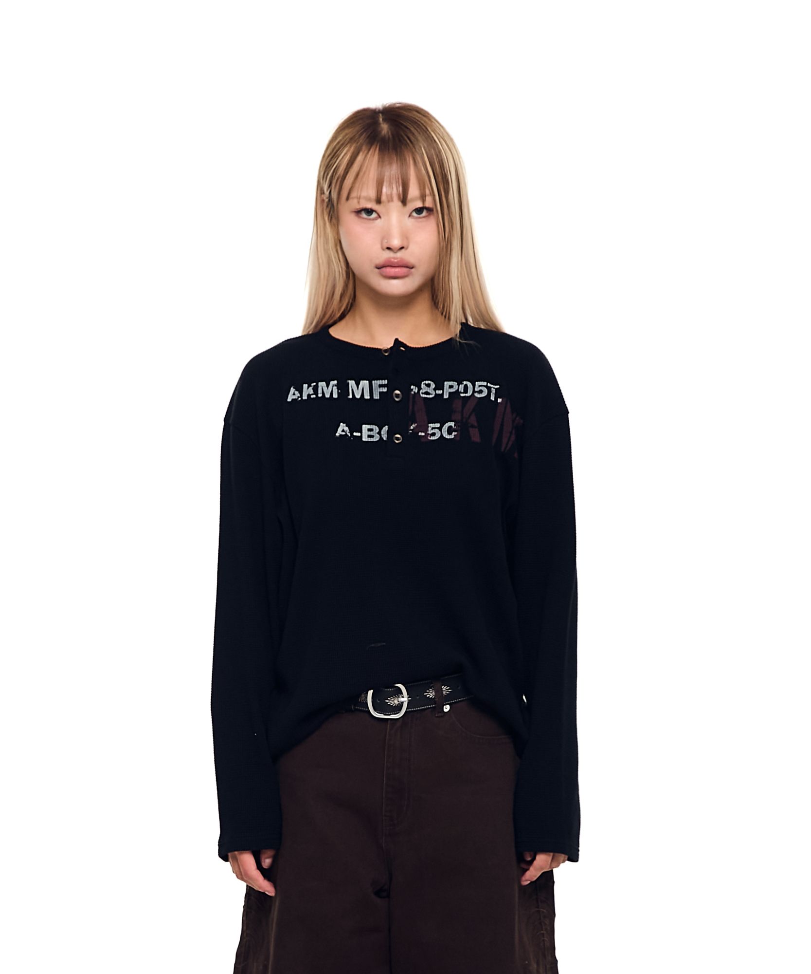 MUSINSA公式 | AAKAM Waffle Henry Neck Long Sleeve (Black)