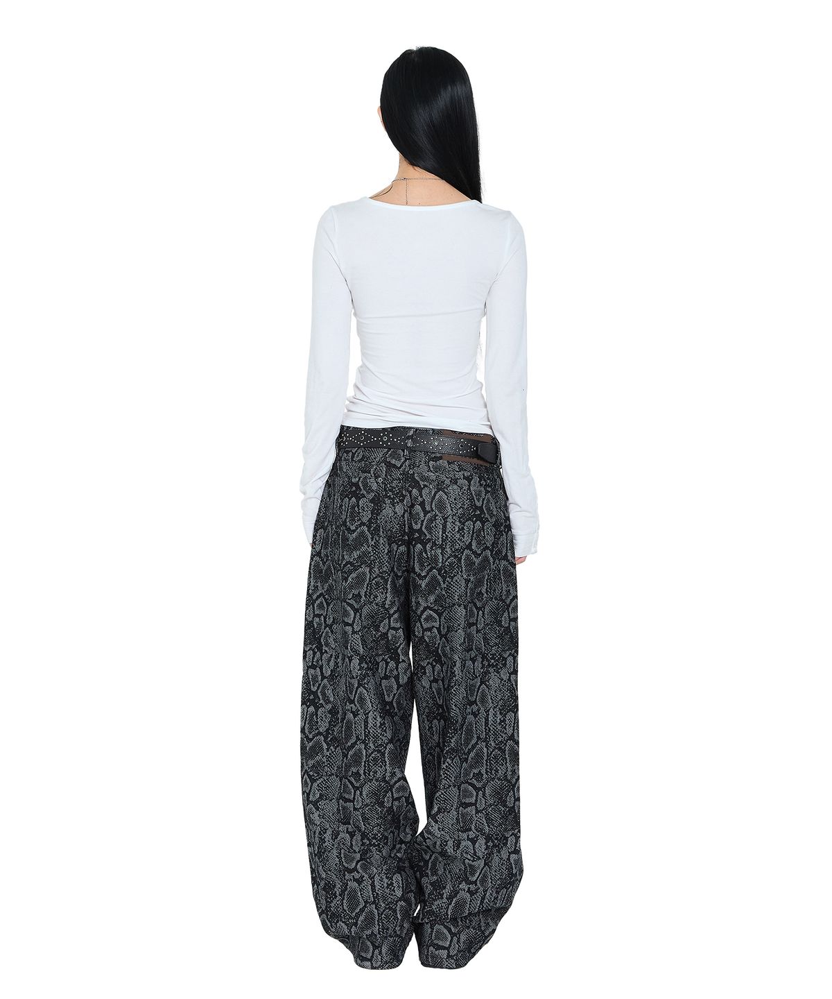 아캄(AAKAM) Layered Long Sleeve (White)