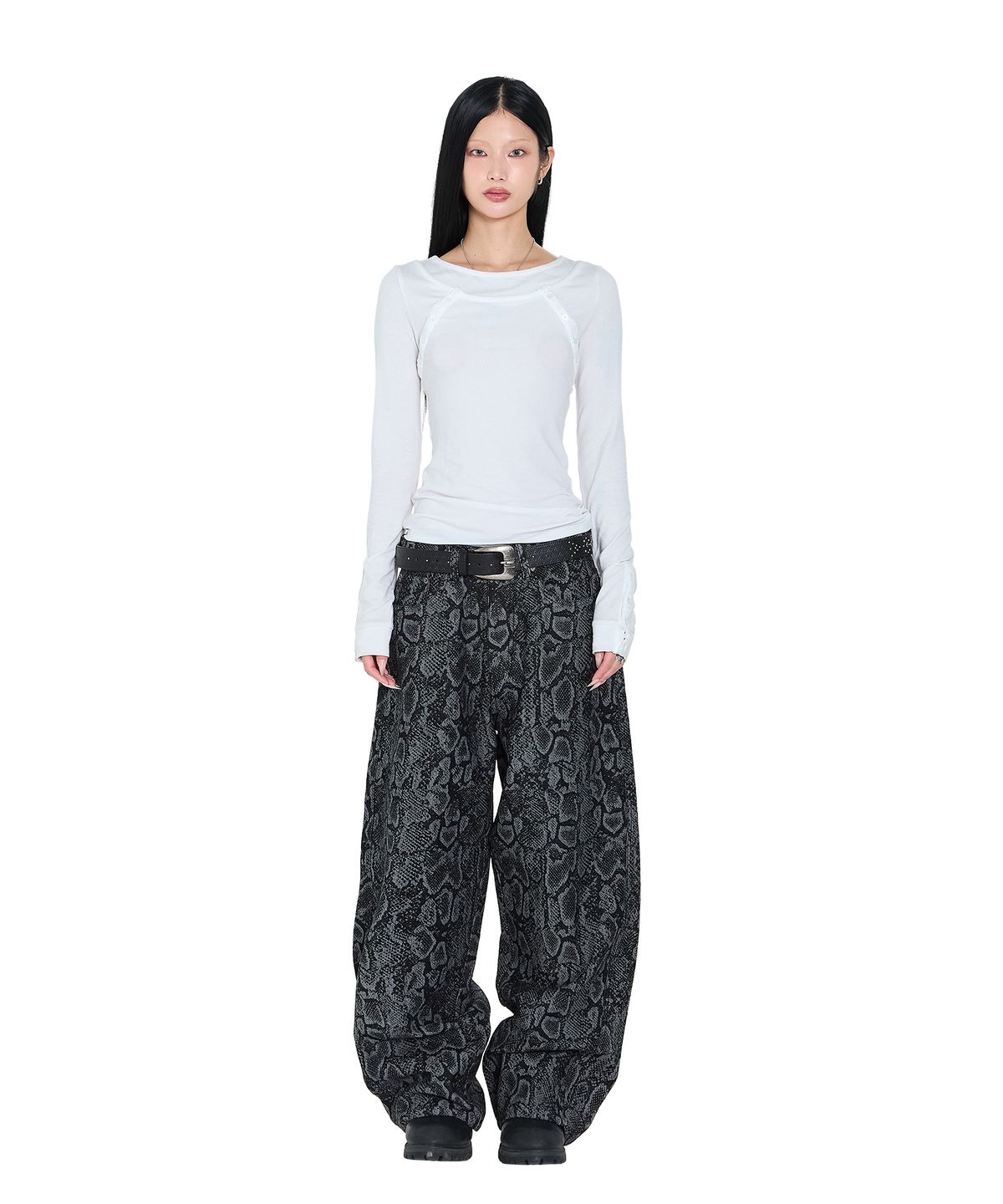 아캄(AAKAM) Layered Long Sleeve (White)