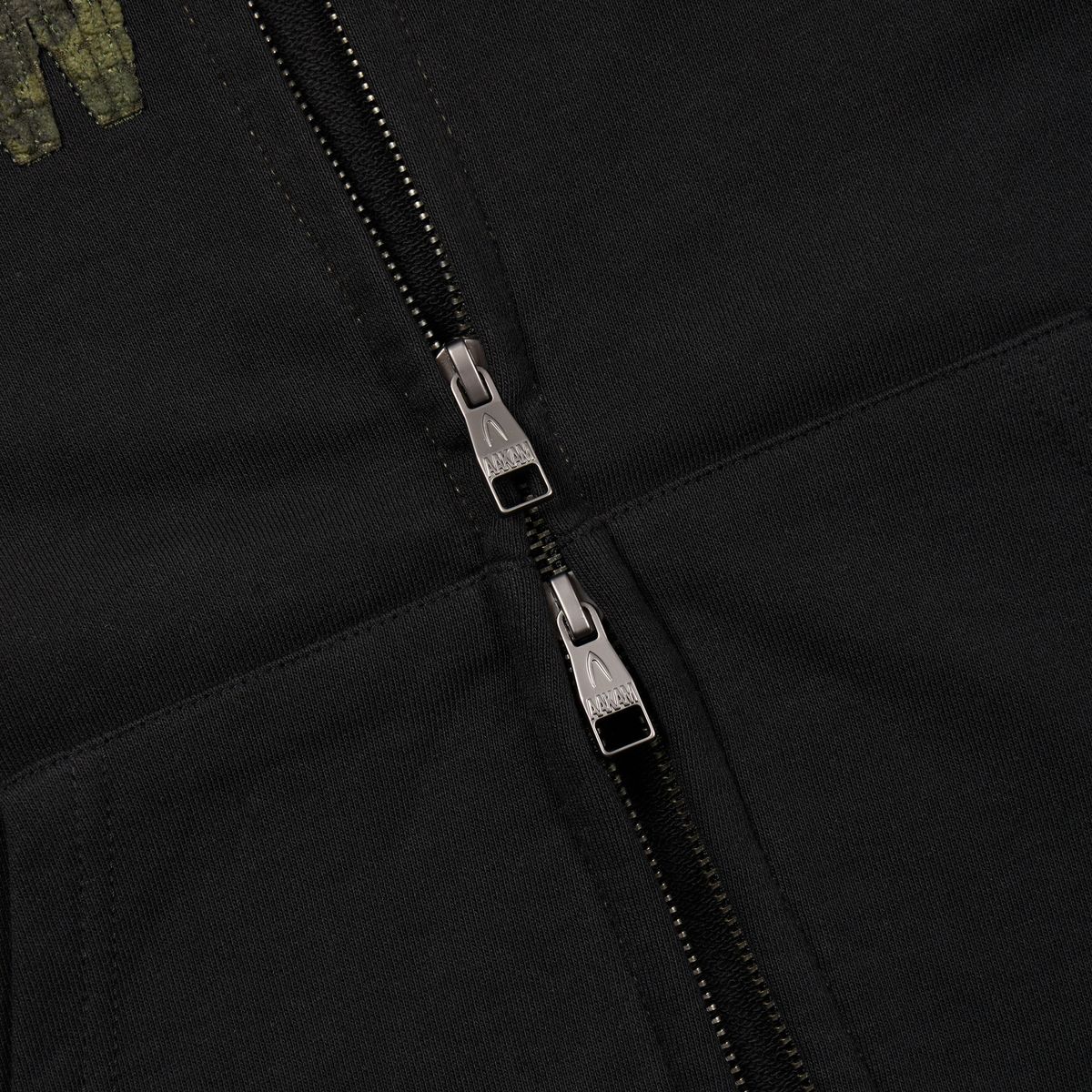 아캄(AAKAM) Contrast Patch Zip-Up Hoodie (Black)