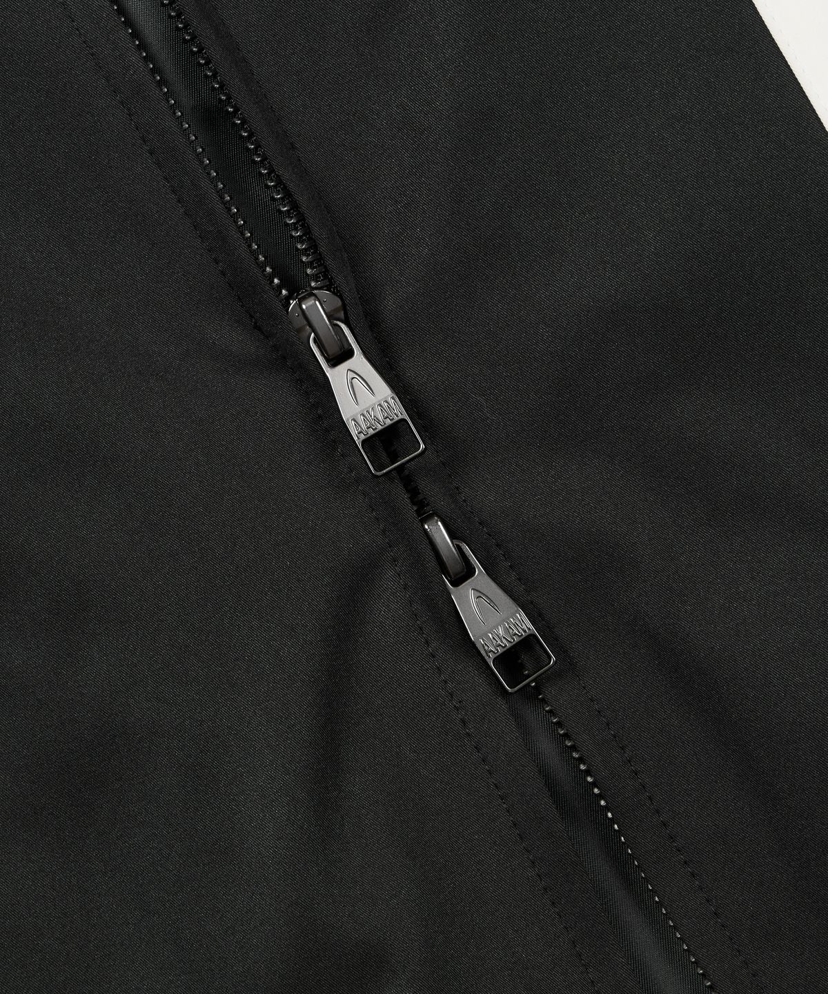 아캄(AAKAM) 2-Lined Racing Jacket (Black)