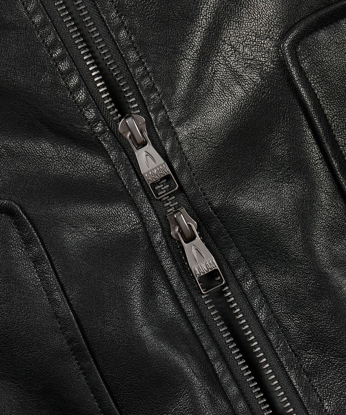 아캄(AAKAM) High-Neck Leather Jacket (Black)