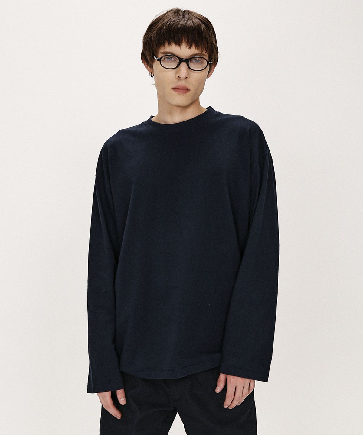 셔터(SHIRTER) FINE COTTON OVERSIZE FIT LS T-SHIRT (NAVY)