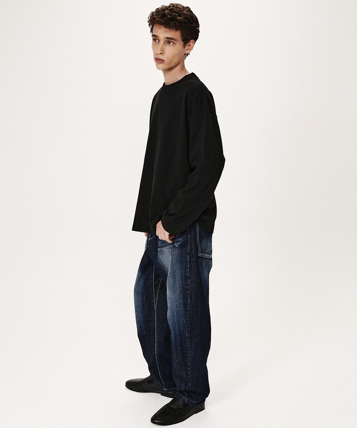 셔터(SHIRTER) FINE COTTON OVERSIZE FIT LS T-SHIRT (BLACK)