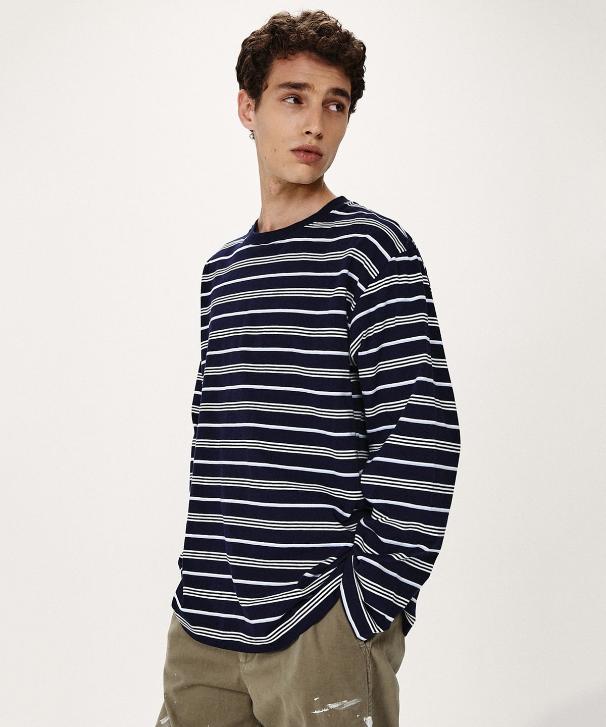 셔터(SHIRTER) FINE STRIPE LS T-SHIRT (NAVY)