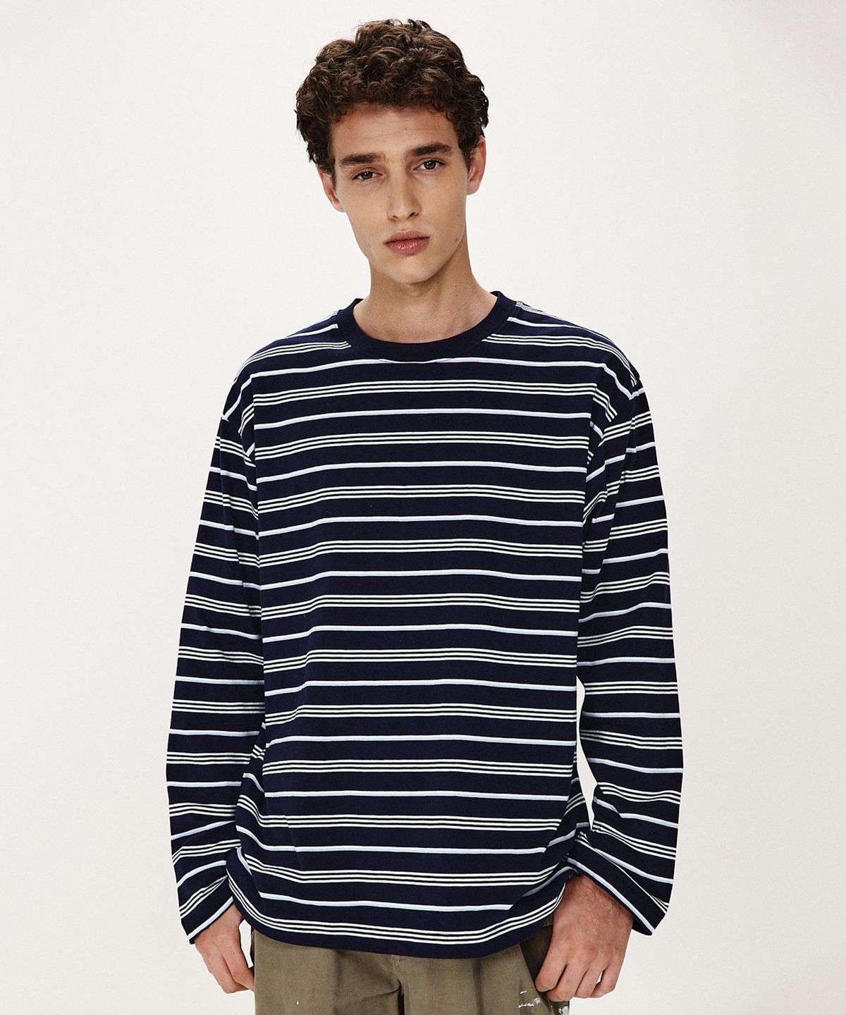 셔터(SHIRTER) FINE STRIPE LS T-SHIRT (NAVY)