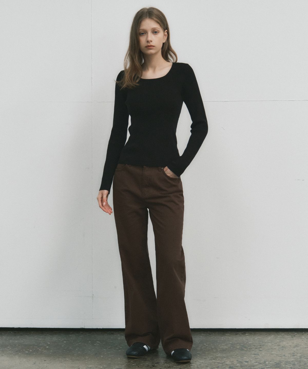 웬즈데이오아시스 포 우먼(WEDNESDAYOASISFORWOMEN) 제인 스퀘어넥 워셔블 니트_BLACK(WC25-KN33)