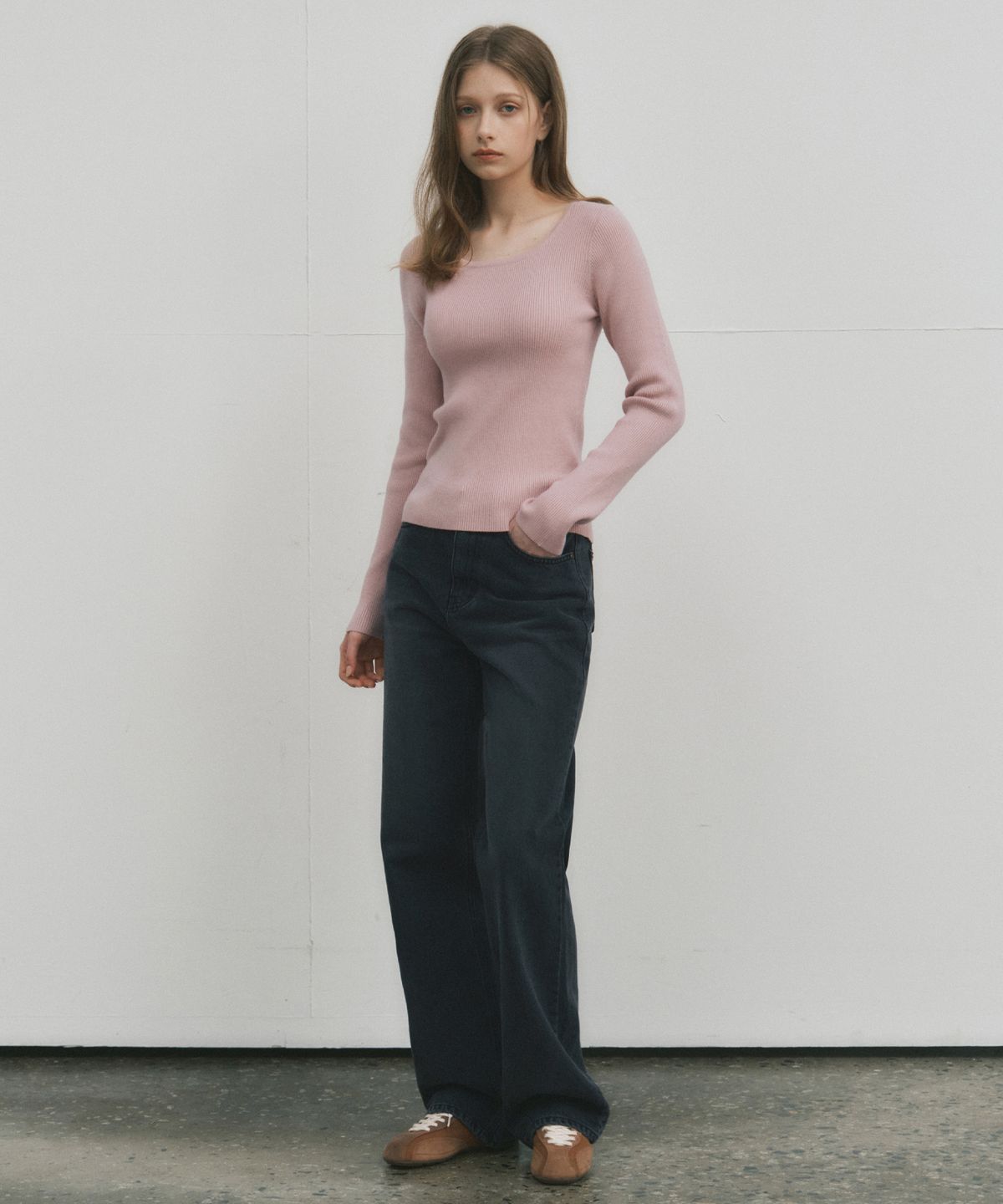 웬즈데이오아시스 포 우먼(WEDNESDAYOASISFORWOMEN) 제인 스퀘어넥 워셔블 니트_LIGHT PINK(WC25-KN33)