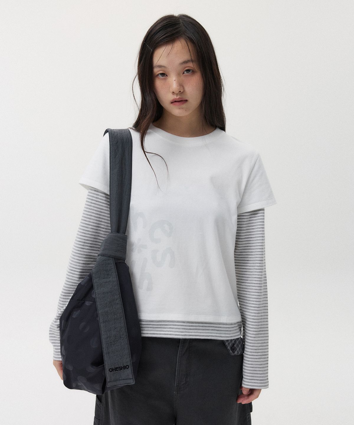 오헤시오(OHESHIO) LOGO LAYERED STRIPE LONG T-SHIRT, WHITE