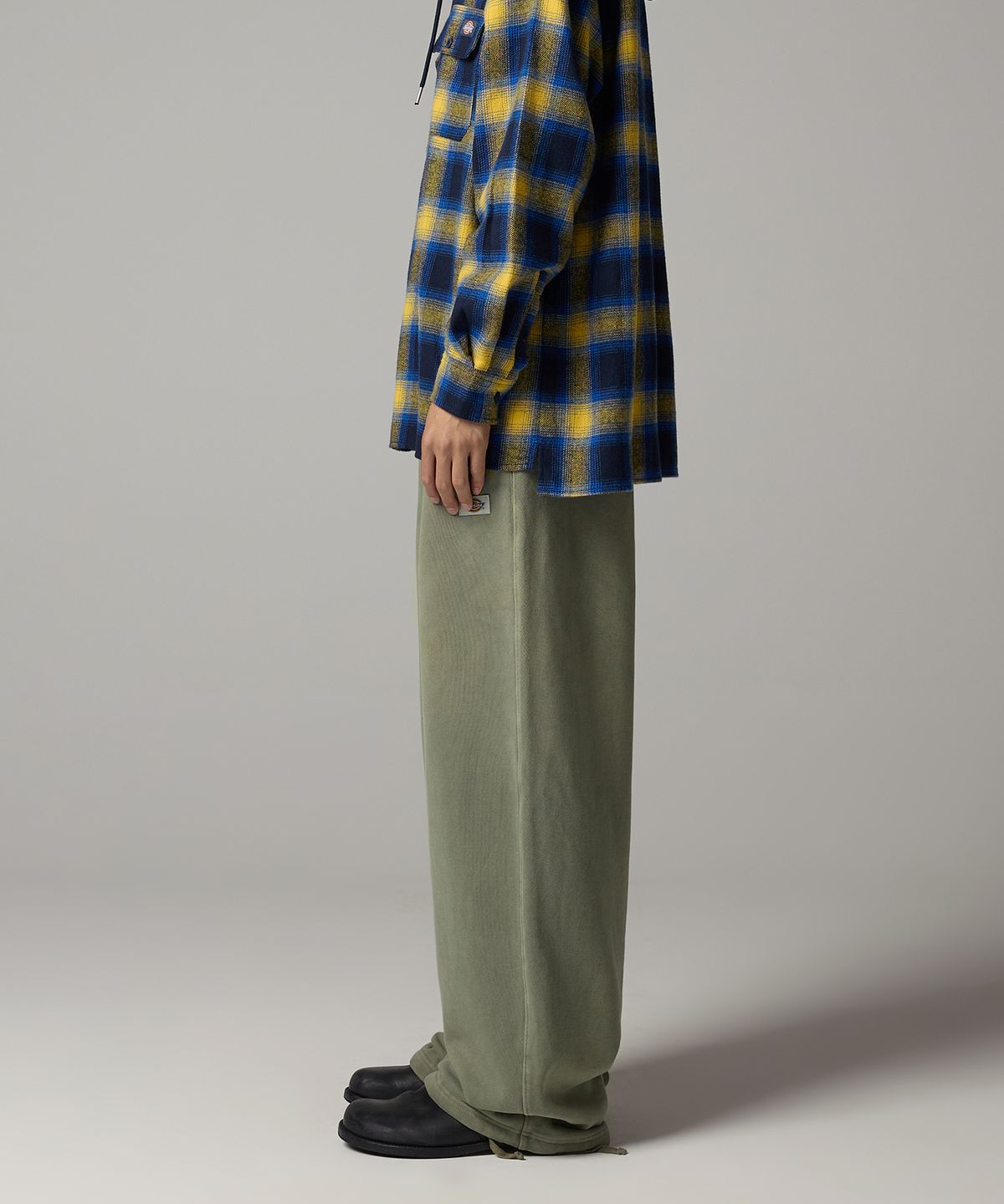 디키즈(DICKIES) 가먼트 다이드 베이직 스웨트 팬츠 Olive