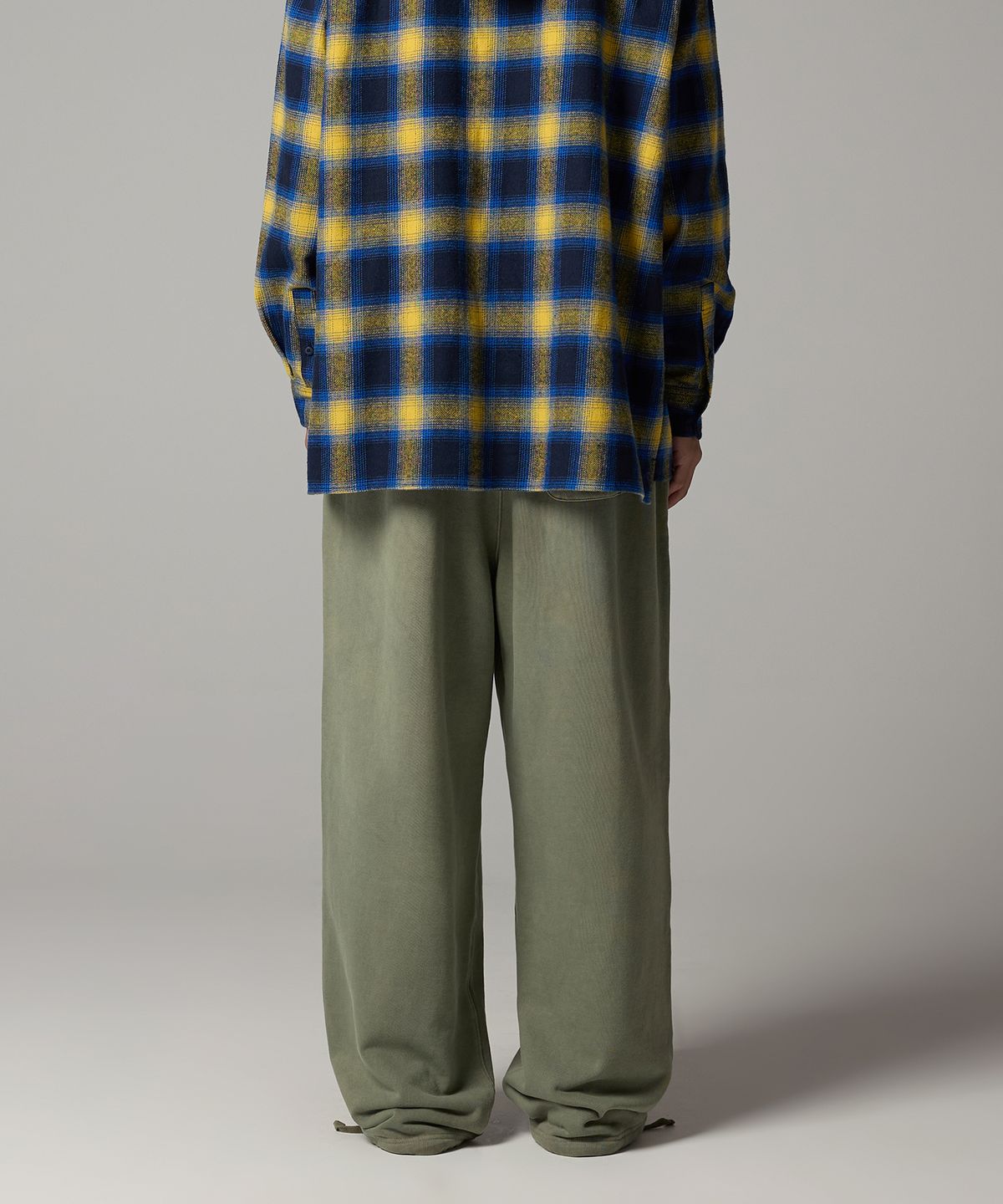 디키즈(DICKIES) 가먼트 다이드 베이직 스웨트 팬츠 Olive