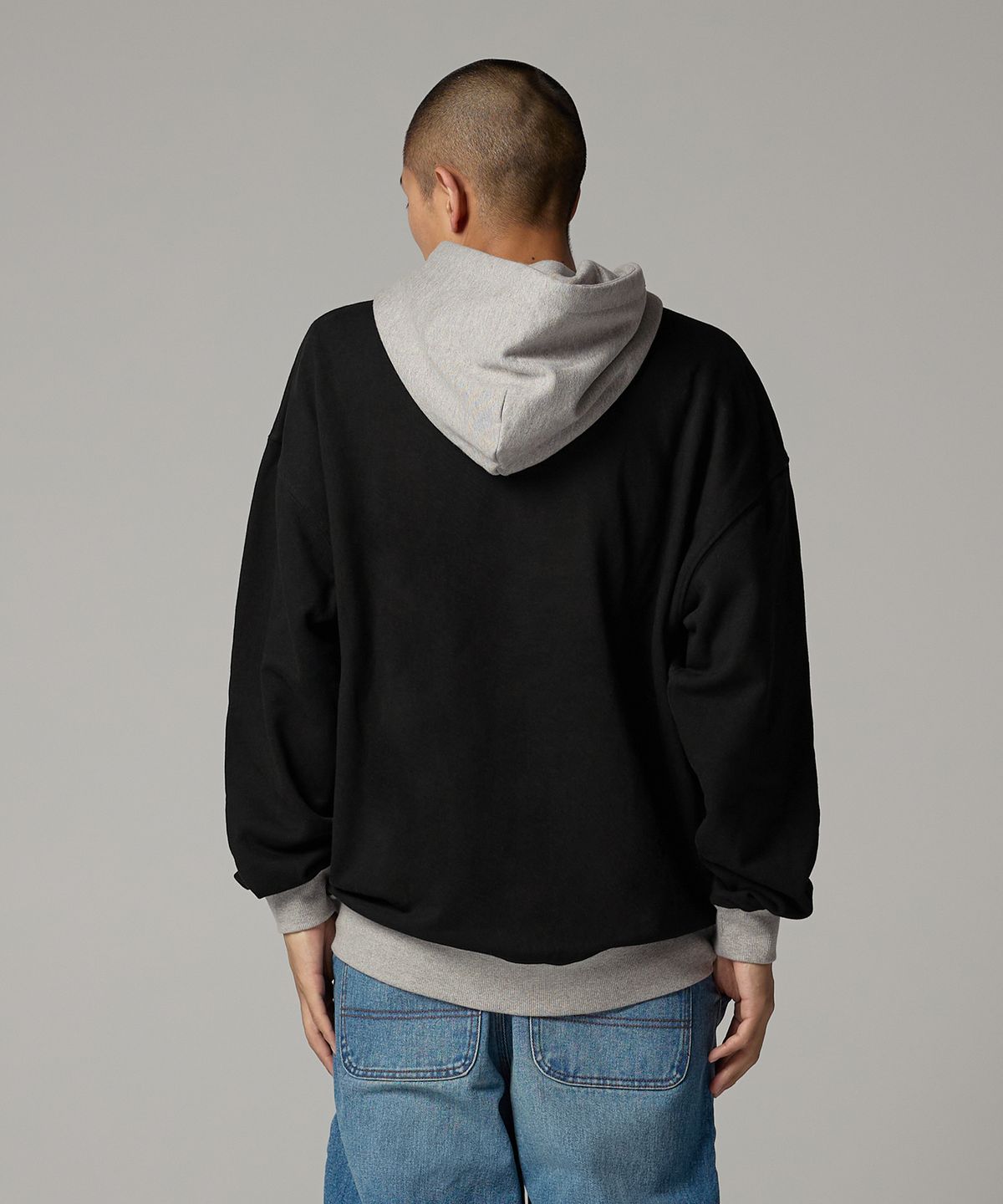 디키즈(DICKIES) 커시브 로고 투톤 후디 Black