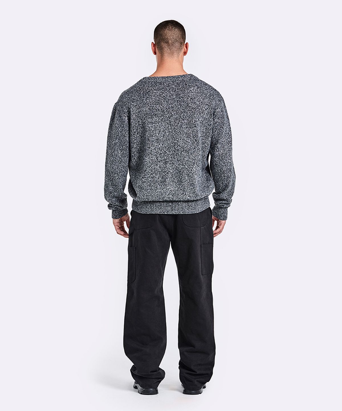 51퍼센트(51PERCENT) Piercing V Neck Knit - Black