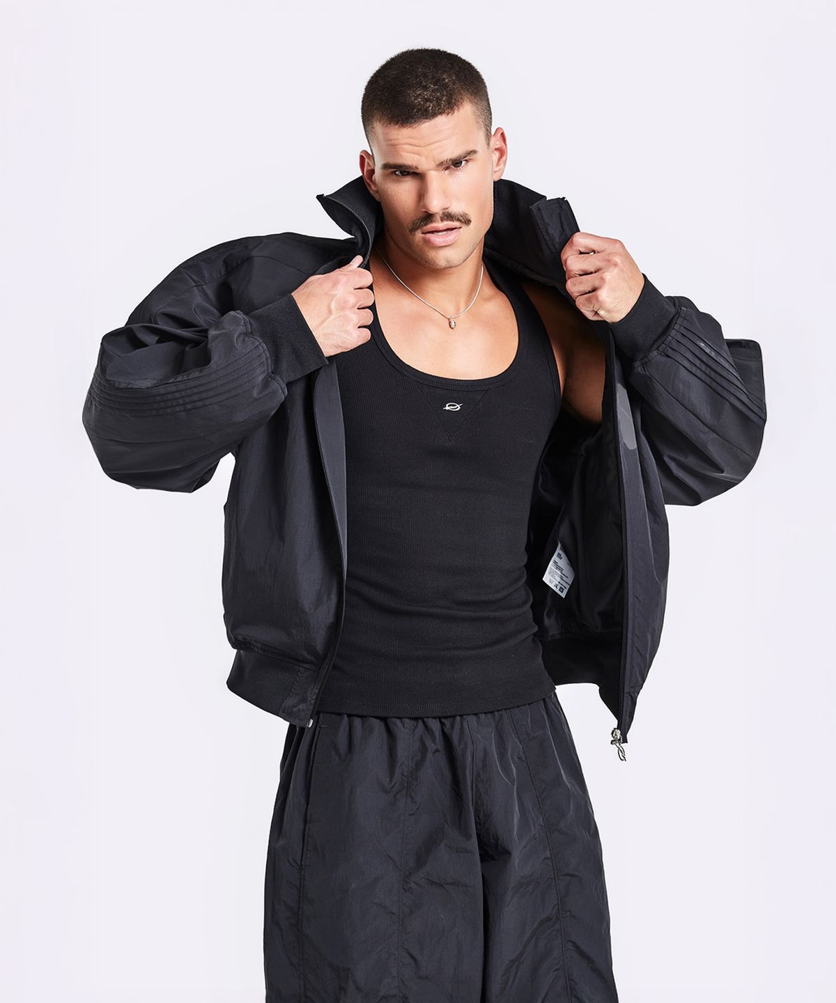 51퍼센트(51PERCENT) Louver Track Jumper - Matt Black