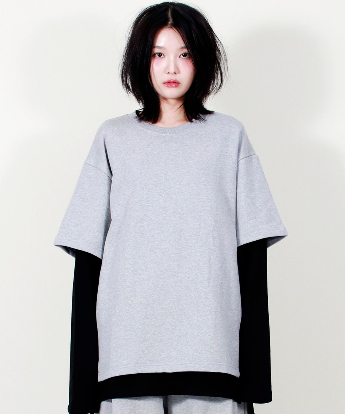 드마크(DEMARC) LAYERED SLEEVE BOXY FIT CREW NECK T-SHIRT GREY