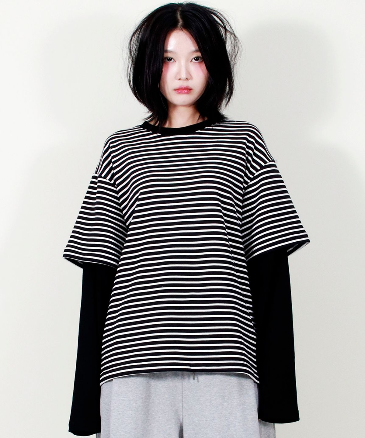 드마크(DEMARC) LAYERED SLEEVE BOXY FIT CREW NECK T-SHIRT STRIPE-BLACK