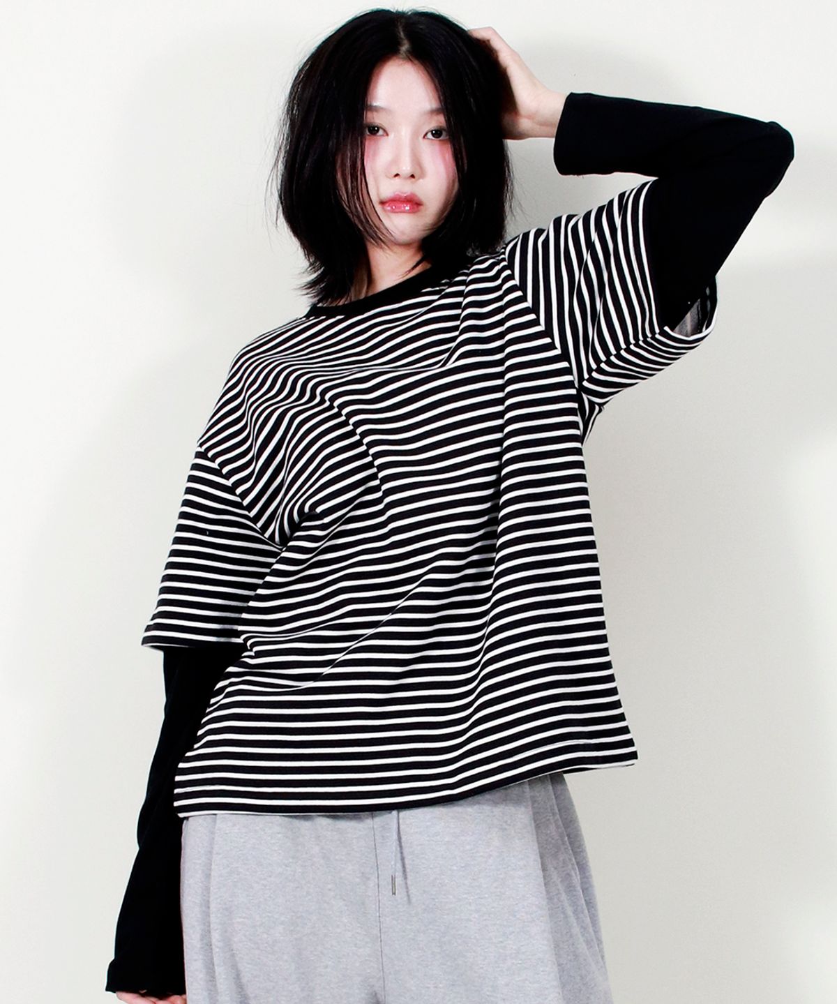 드마크(DEMARC) LAYERED SLEEVE BOXY FIT CREW NECK T-SHIRT STRIPE-BLACK