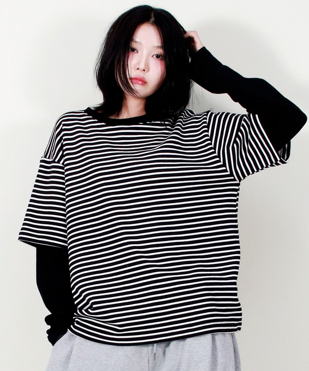 드마크(DEMARC) LAYERED SLEEVE BOXY FIT CREW NECK T-SHIRT STRIPE-BLACK