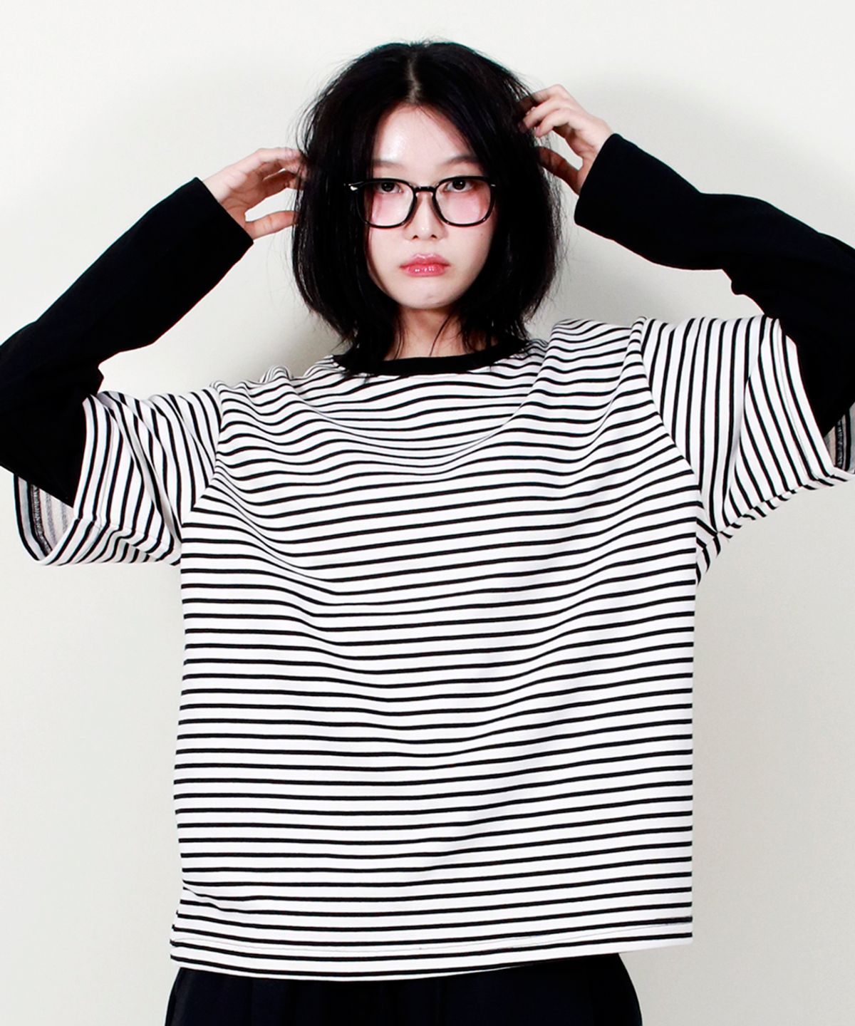 드마크(DEMARC) LAYERED SLEEVE BOXY FIT CREW NECK T-SHIRT STRIPE-IVORY