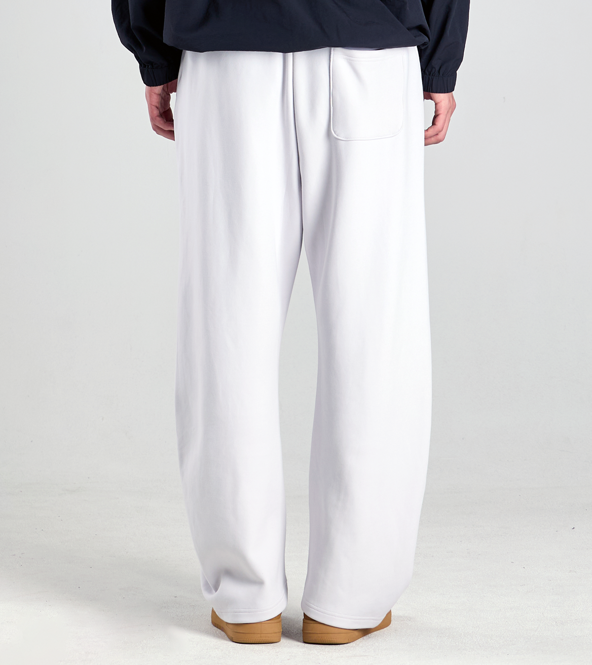 버튼서울(BUTTON SEOUL) 라이크라(LYCRA) 커브드 밴딩팬츠 (화이트)