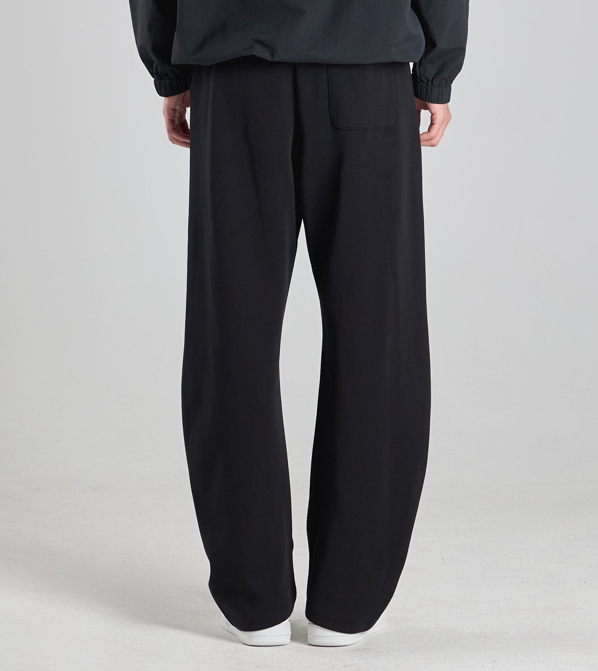 버튼서울(BUTTON SEOUL) 라이크라(LYCRA) 커브드 밴딩팬츠 (블랙)
