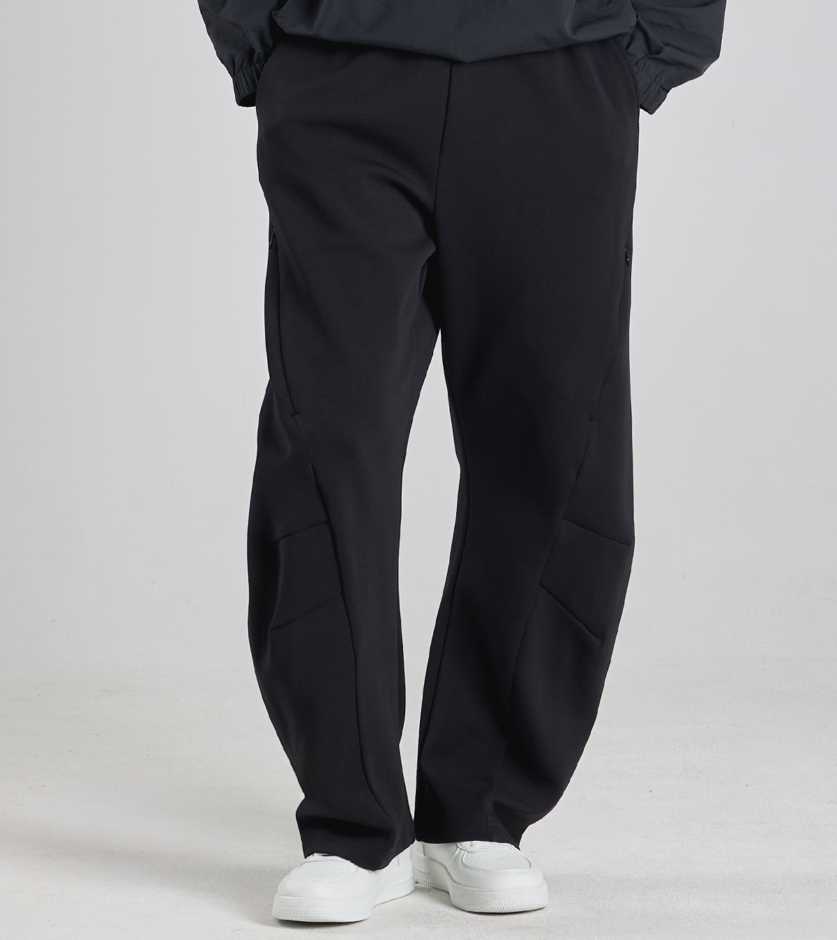버튼서울(BUTTON SEOUL) 라이크라(LYCRA) 커브드 밴딩팬츠 (블랙)