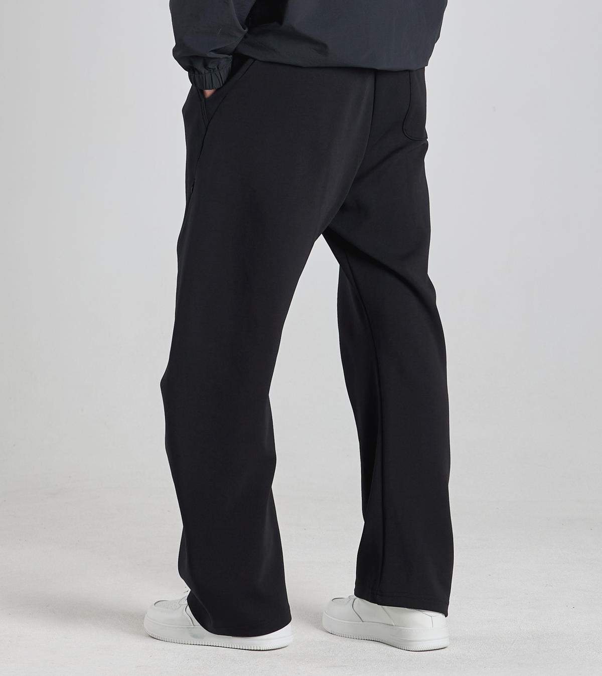 버튼서울(BUTTON SEOUL) 라이크라(LYCRA) 커브드 밴딩팬츠 (블랙)
