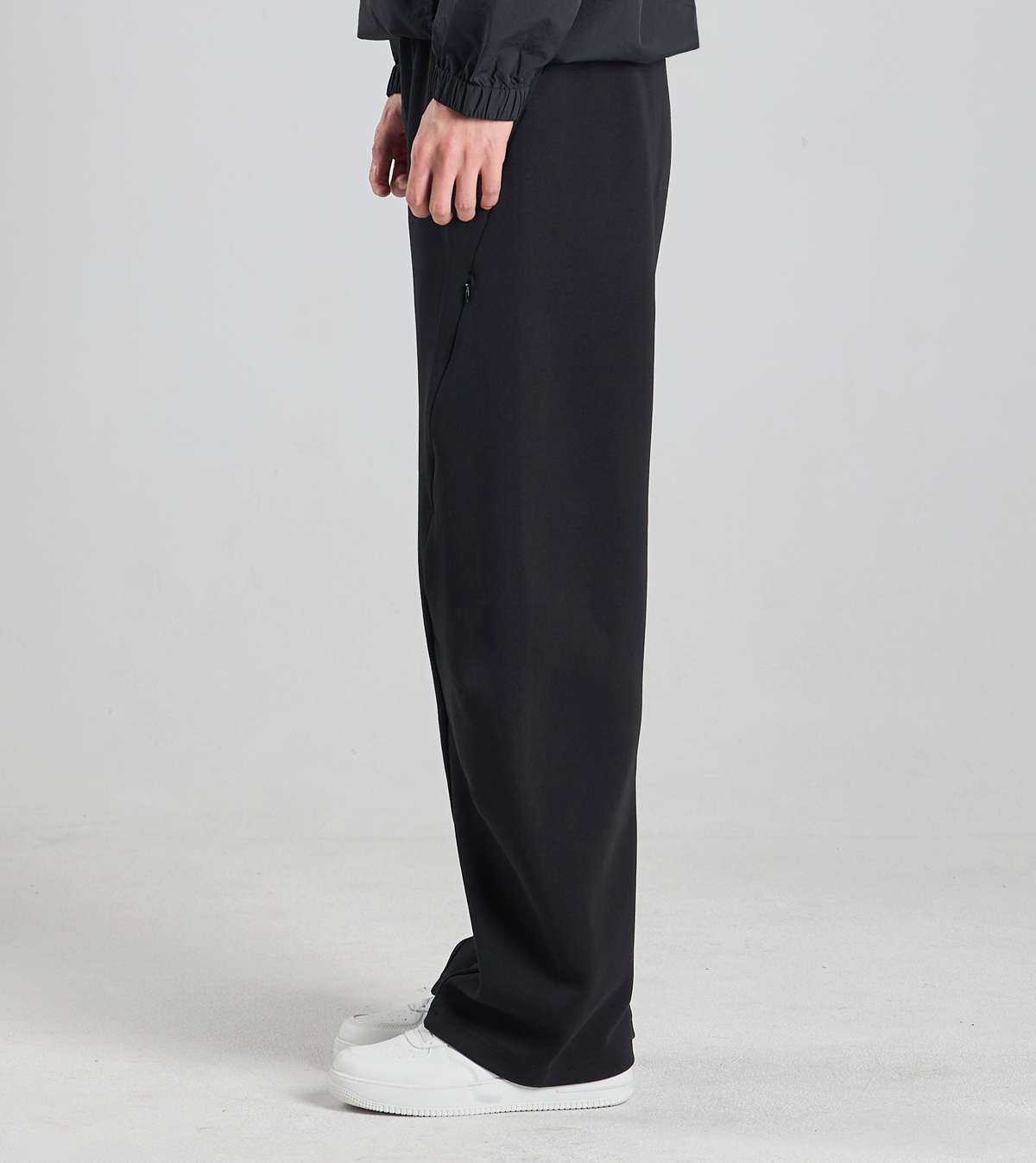 버튼서울(BUTTON SEOUL) 라이크라(LYCRA) 커브드 밴딩팬츠 (블랙)