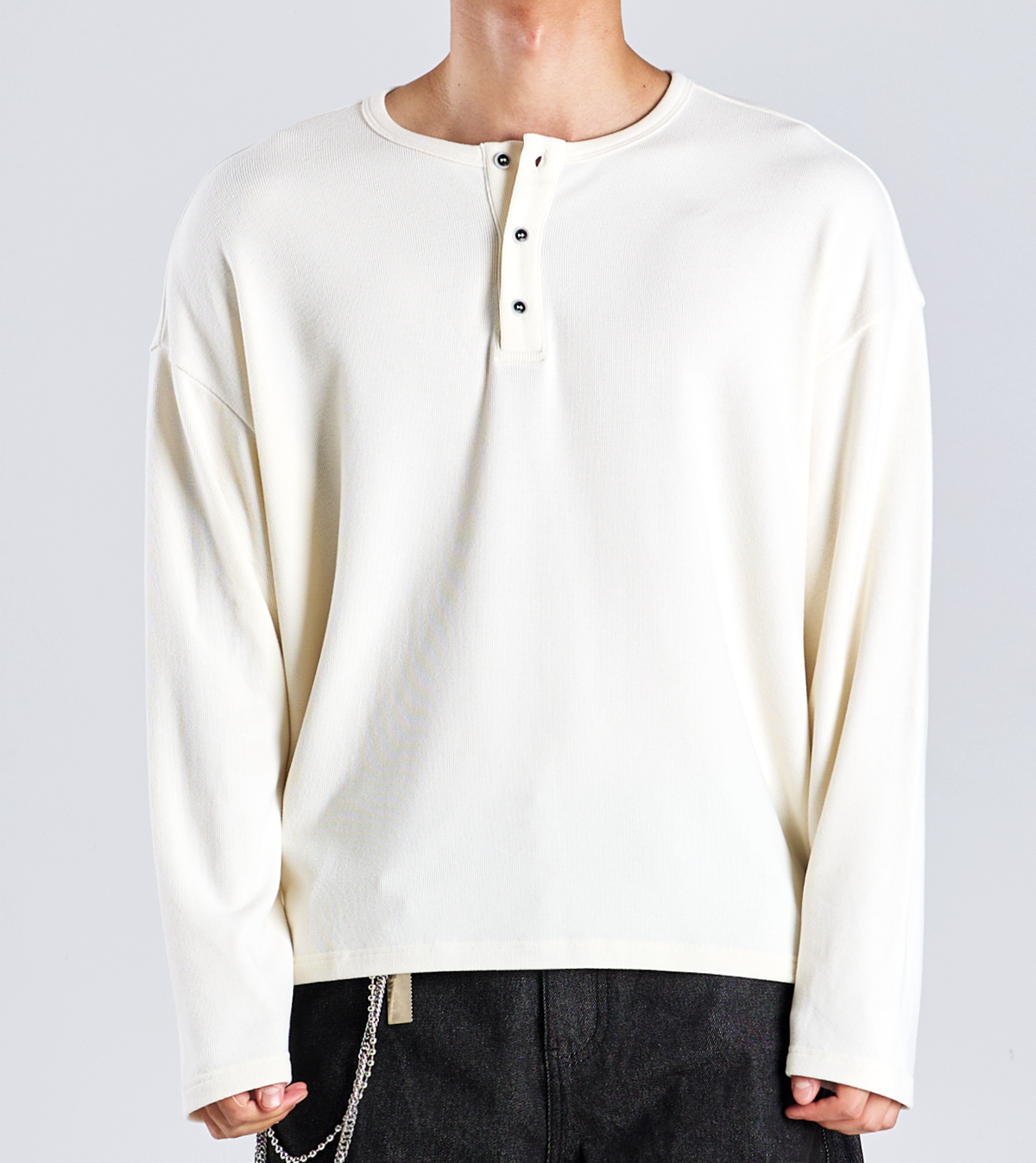 버튼서울(BUTTON SEOUL) EcoCosy 헨리넥 니트 티셔츠 (아이보리)