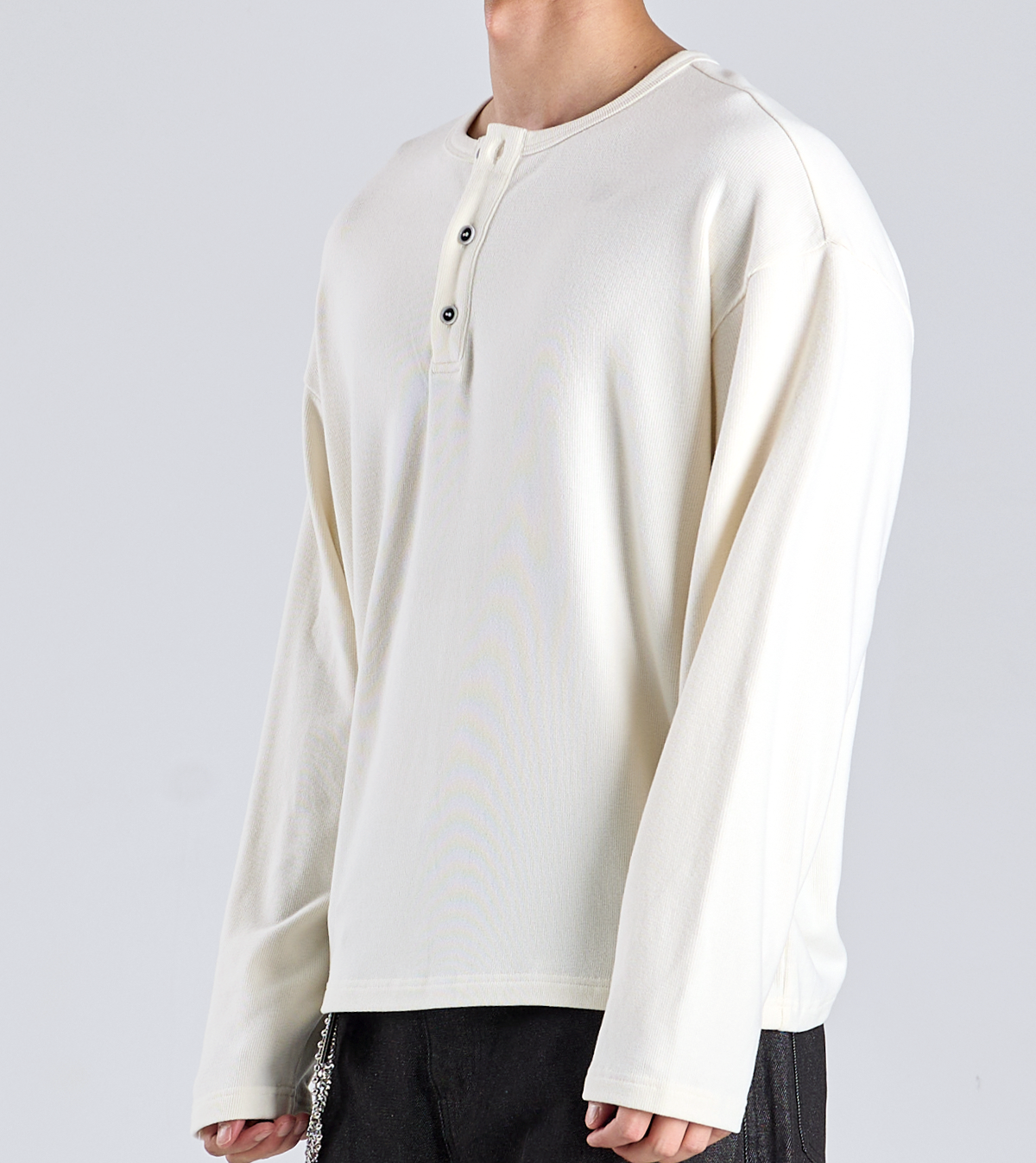 버튼서울(BUTTON SEOUL) EcoCosy 헨리넥 니트 티셔츠 (아이보리)