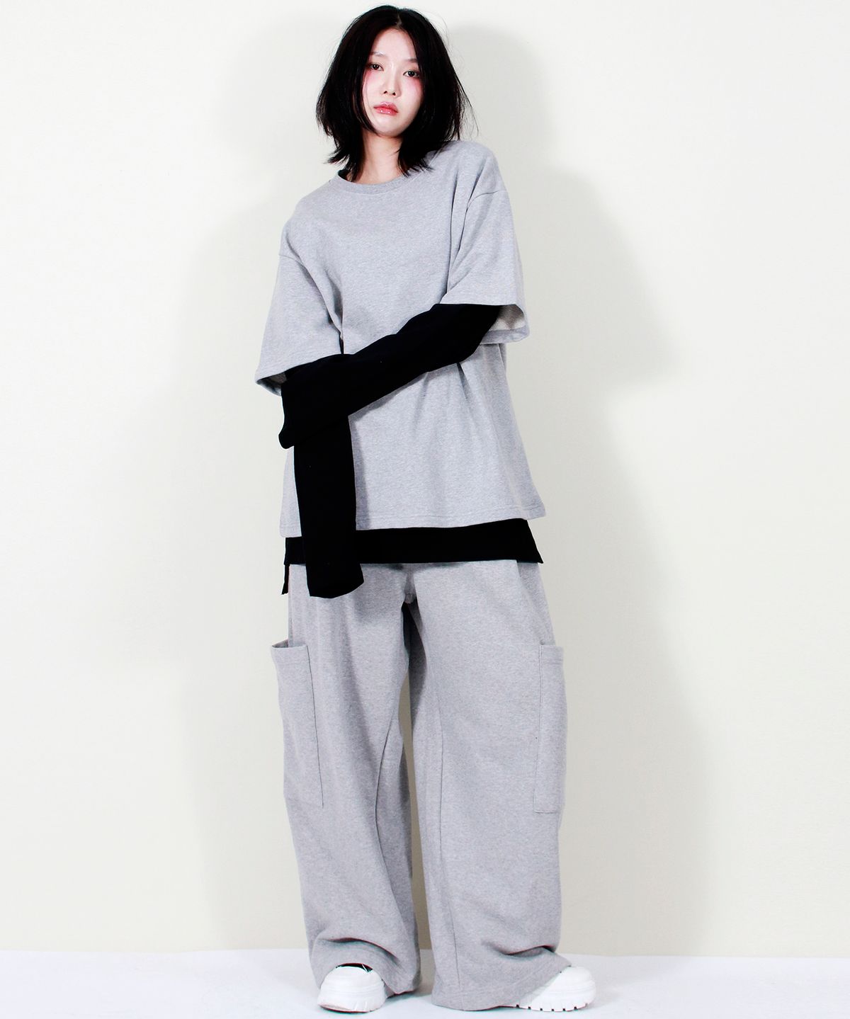 드마크(DEMARC) SIDE POCKET WIDE ONE-TUCK REAL STREET SWEAT PANTS GREY