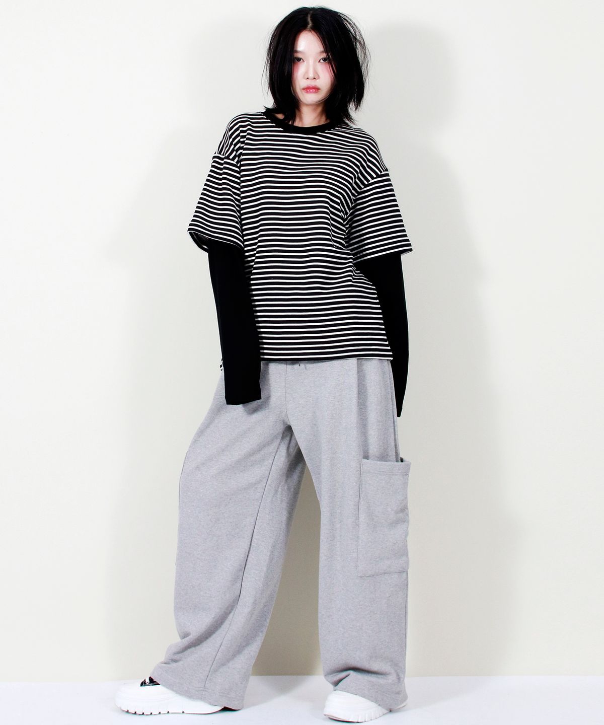 드마크(DEMARC) SIDE POCKET WIDE ONE-TUCK REAL STREET SWEAT PANTS GREY