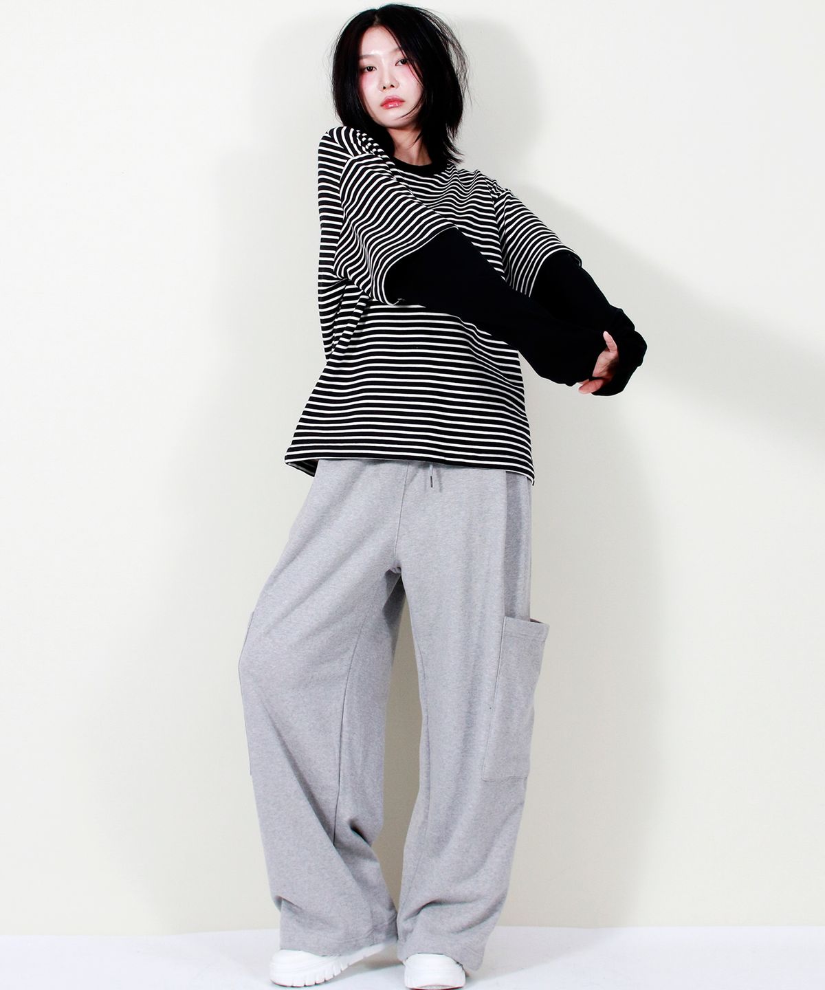 드마크(DEMARC) SIDE POCKET WIDE ONE-TUCK REAL STREET SWEAT PANTS GREY