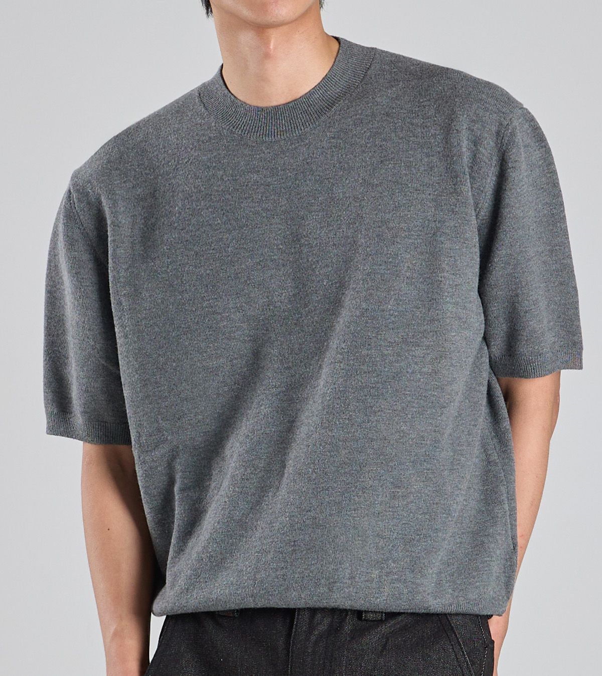 버튼서울(BUTTON SEOUL) 미니멀 라운드 울블렌드 반팔 니트 (그레이)