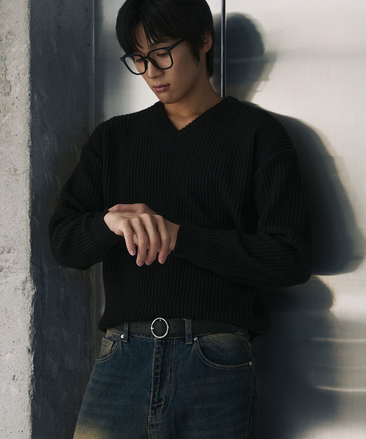 노드유(NODU) 브이넥 와플 에센셜 니트 [블랙]