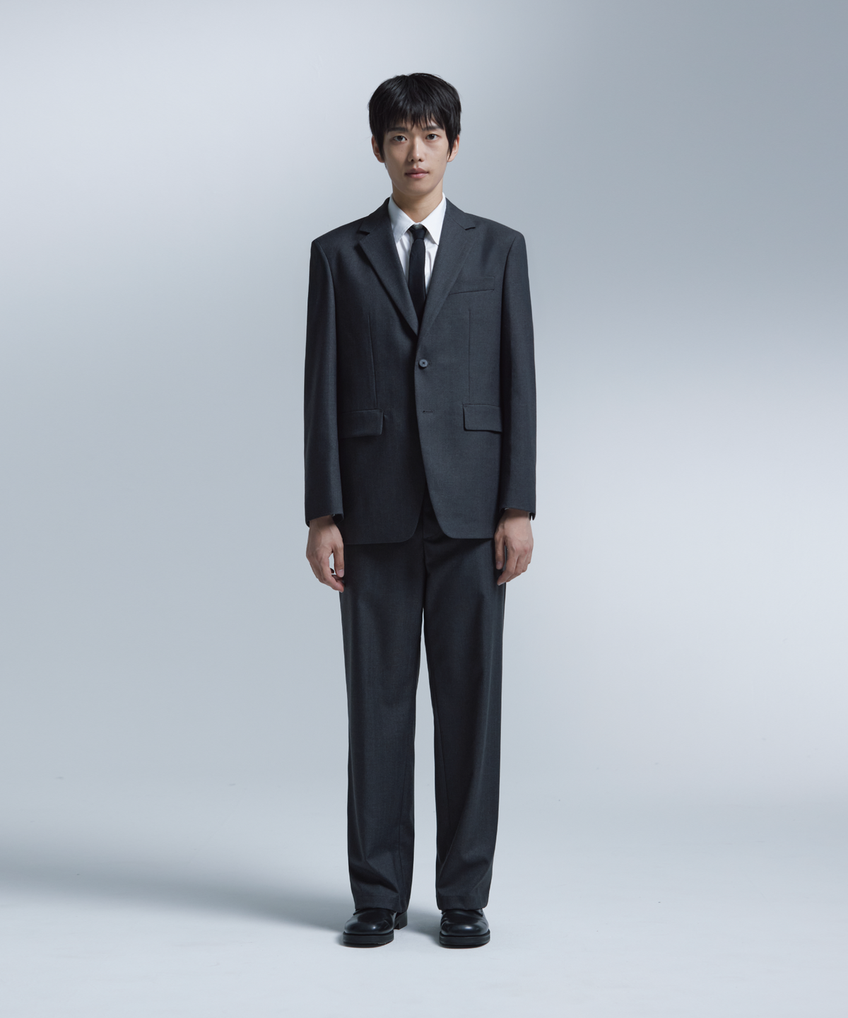 넌블랭크(NONBLANK) 루즈 핏 팬츠_CHARCOAL GREY