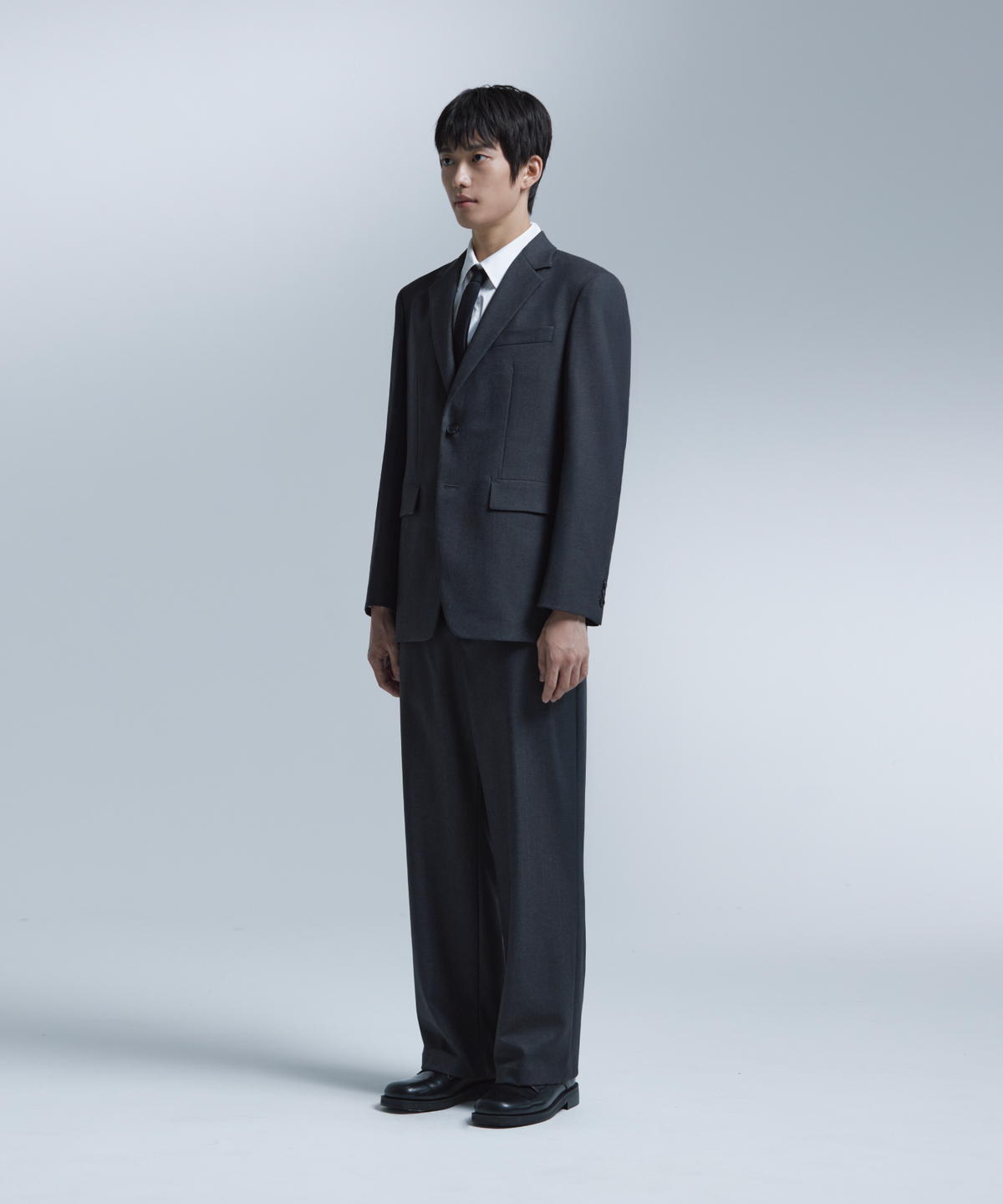 넌블랭크(NONBLANK) 루즈 핏 팬츠_CHARCOAL GREY