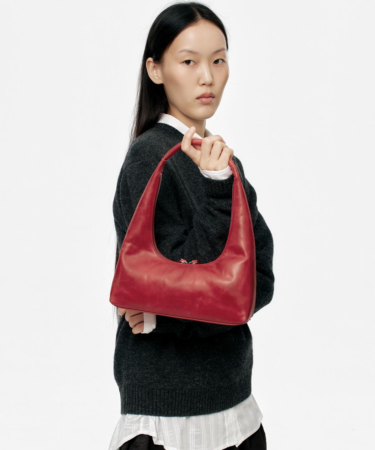마지셔우드(MARGESHERWOOD) HOBO SHOULDER_apple red pull-up