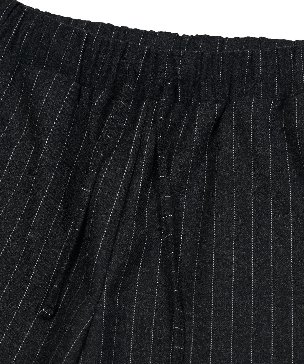 타입서비스(TYPESERVICE) Ruffle Trimmed Wool Pants [Black]