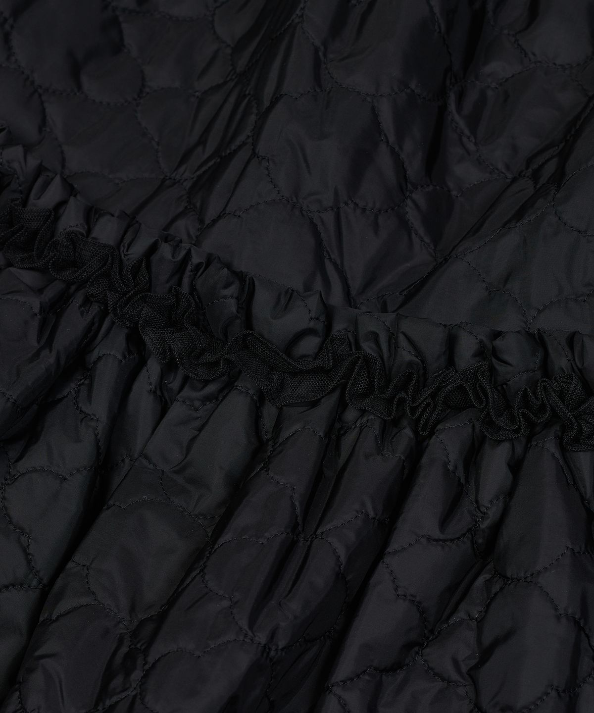 타입서비스(TYPESERVICE) Quilted Ruffled Skirt [Black]