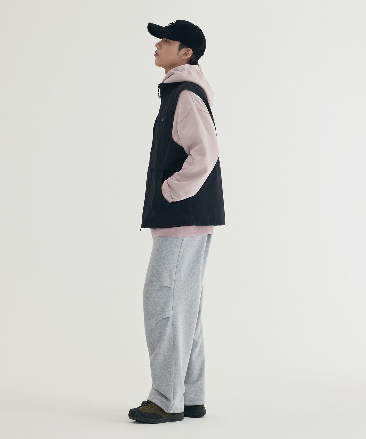 커버낫(COVERNAT) 윈드브레이커 베스트 Black