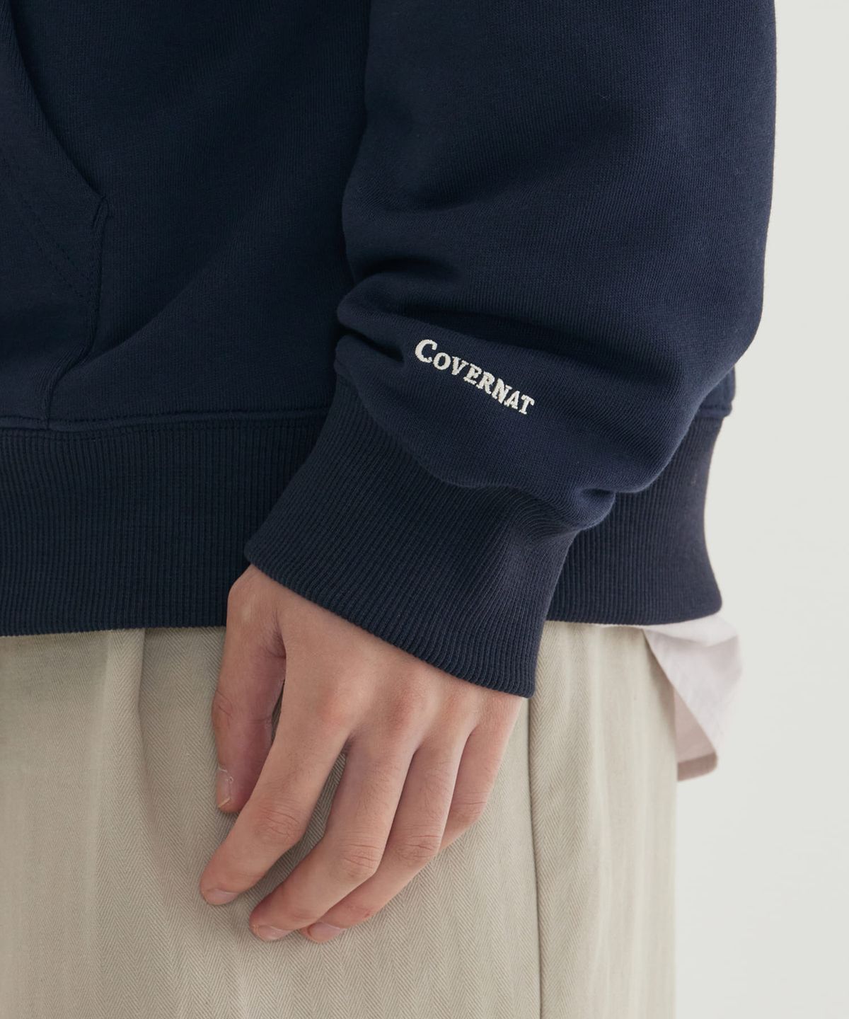 커버낫(COVERNAT) C로고 하프집업 맨투맨 Dark Navy
