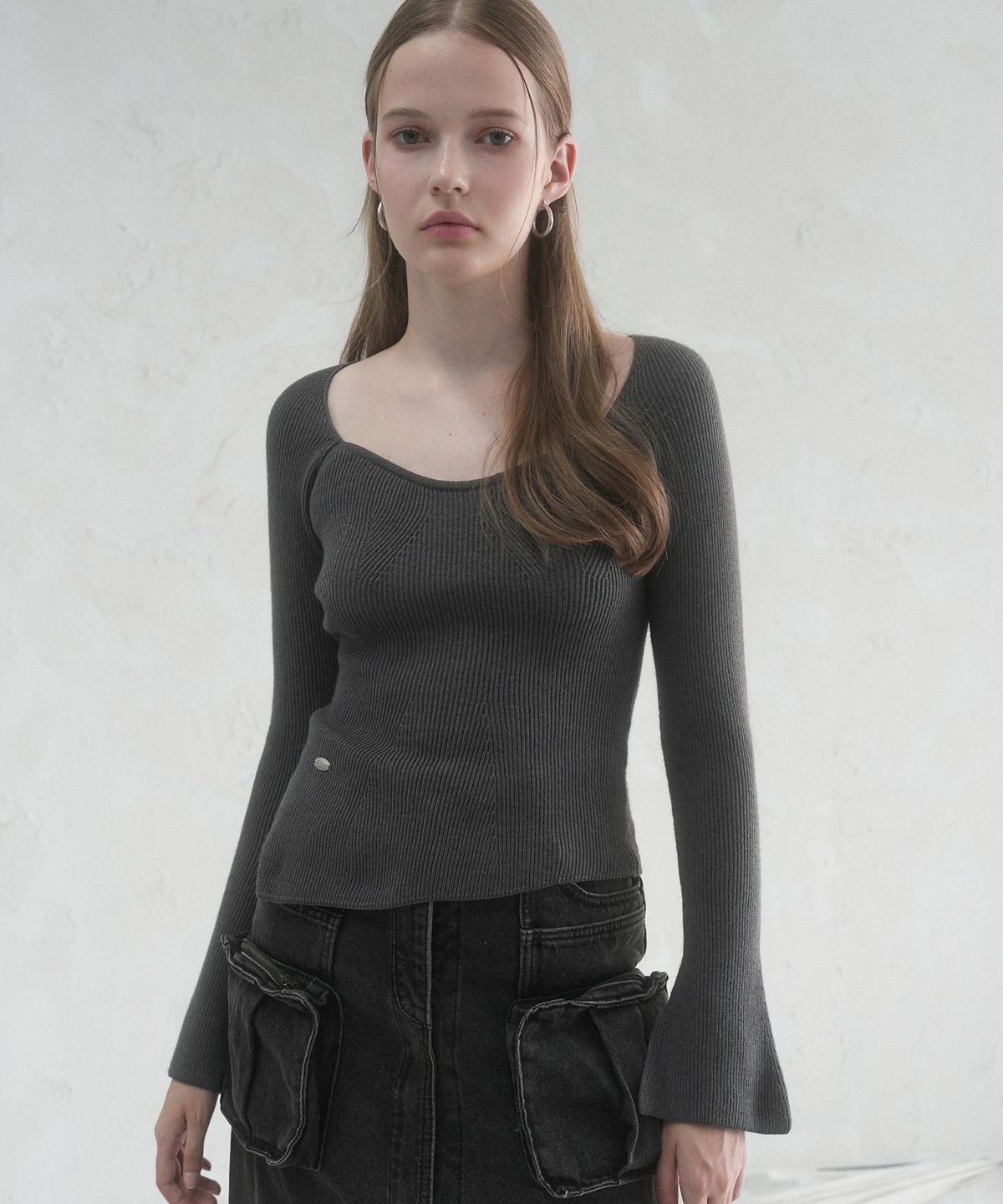 비바셔스(VIVACIOUS) Manon Heart-line Slit Knit - 4COL