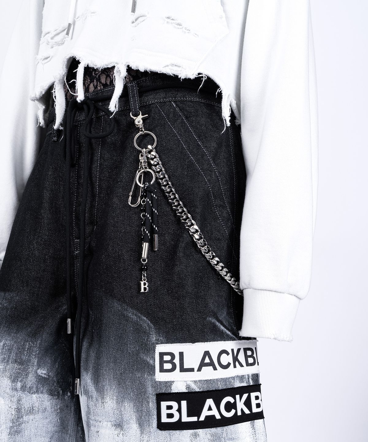 블랙블론드(BLACKBLOND) 비비디 키링 비 로고 바지 체인 (실버)