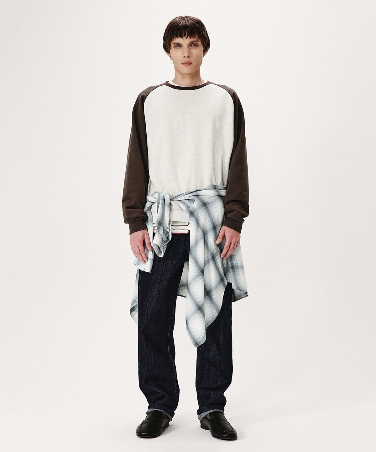 셔터(SHIRTER) BRUSHED REGLAN SWEATSHIRT (BROWN)