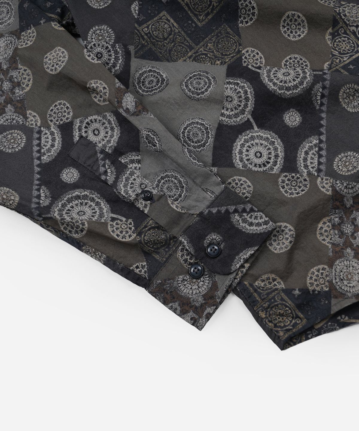 프리즘웍스(FRIZMWORKS) DIAMOND PATCHWORK RELAX SHIRT _ BLACK